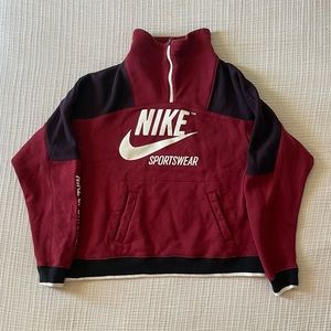 Nike half zip Crewneck!